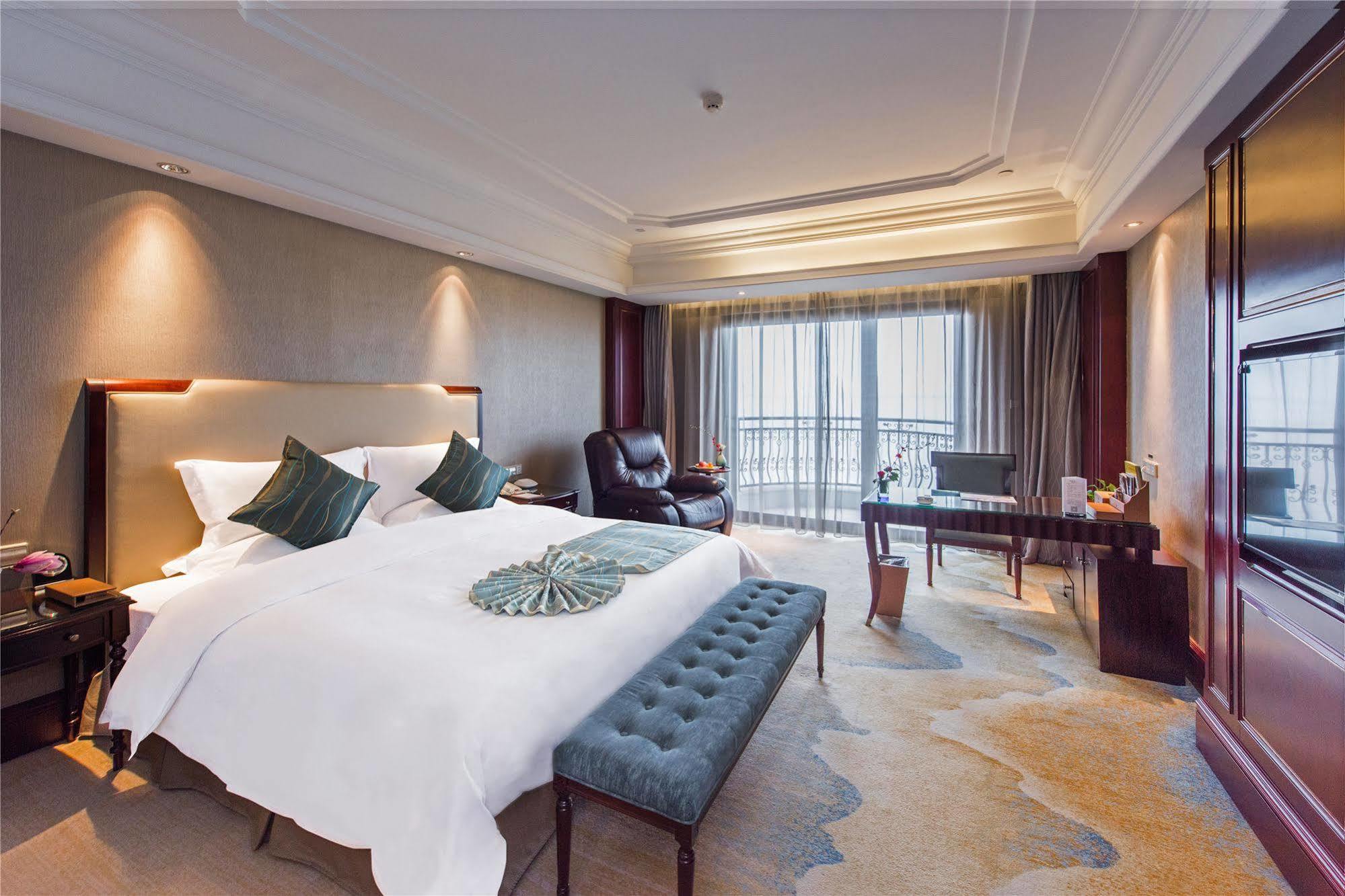 Haining Grand Palace Resort Цзясин Экстерьер фото